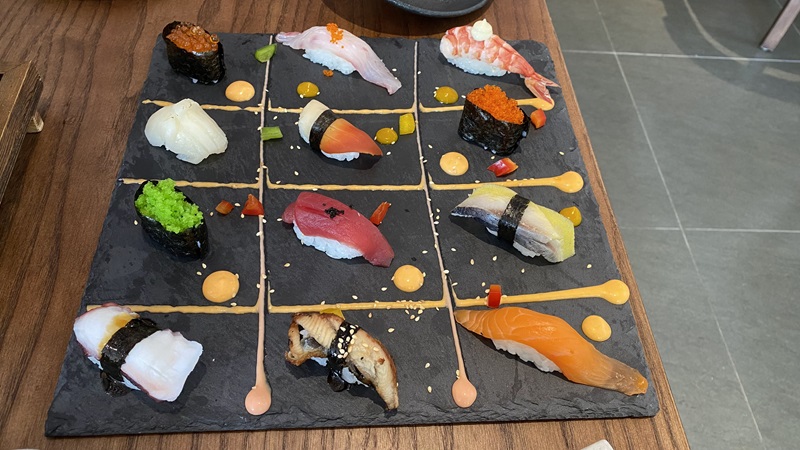 Hadu Sushi là địa chỉ quán ăn ngon Hà Đông phục vụ ẩm thực tươi sống.