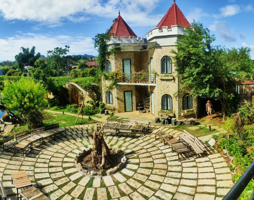 Review Hobbiton Mộc Châu, địa chỉ Hobbiton Homestay.